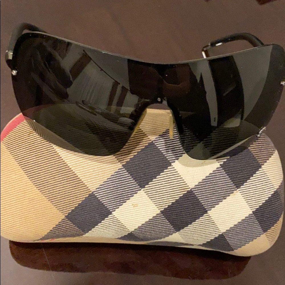 Authentic Burberry Sunglasses - Picture 5 of 5